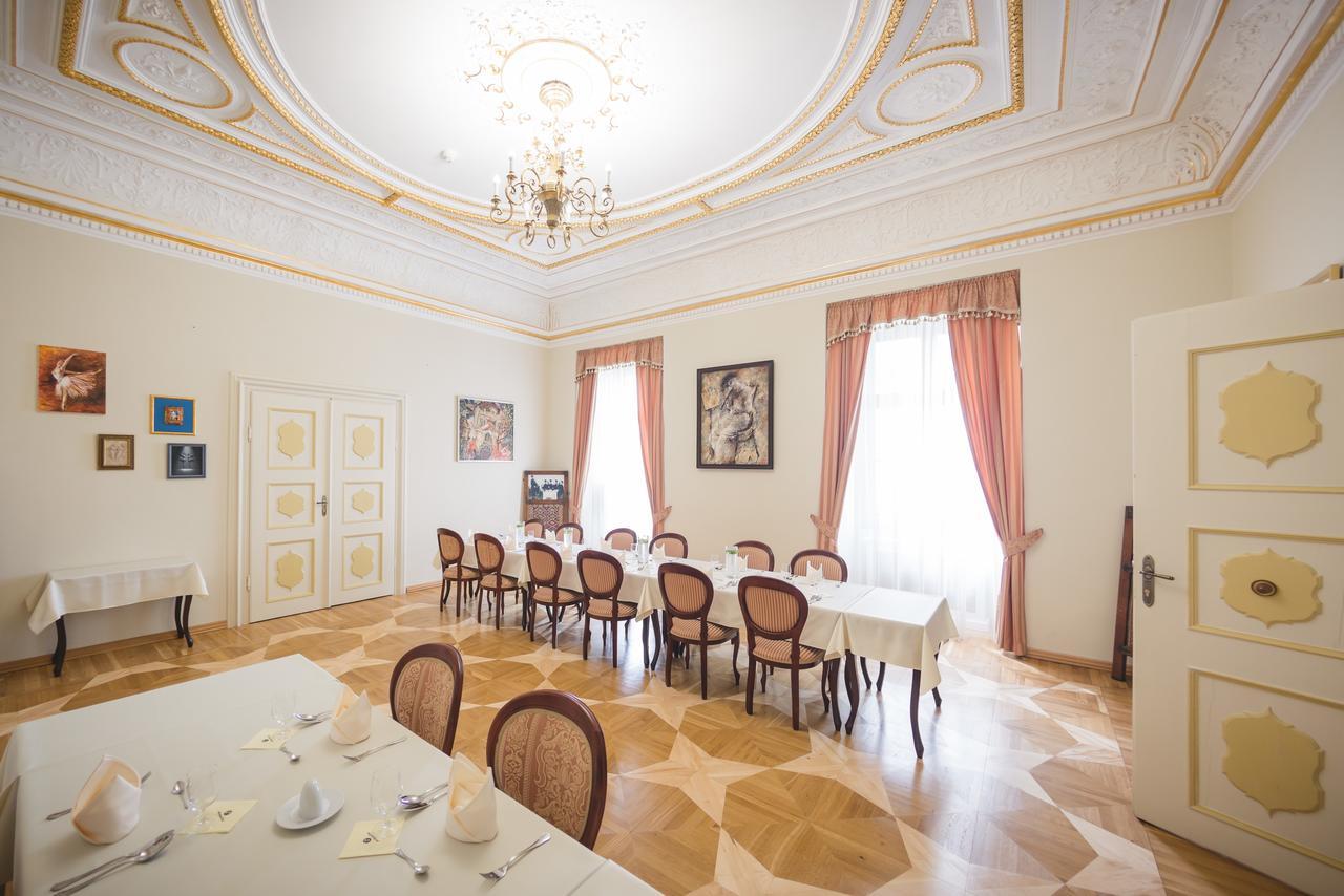 Považská Bystrica Hotel Gino Park Palace מראה חיצוני תמונה