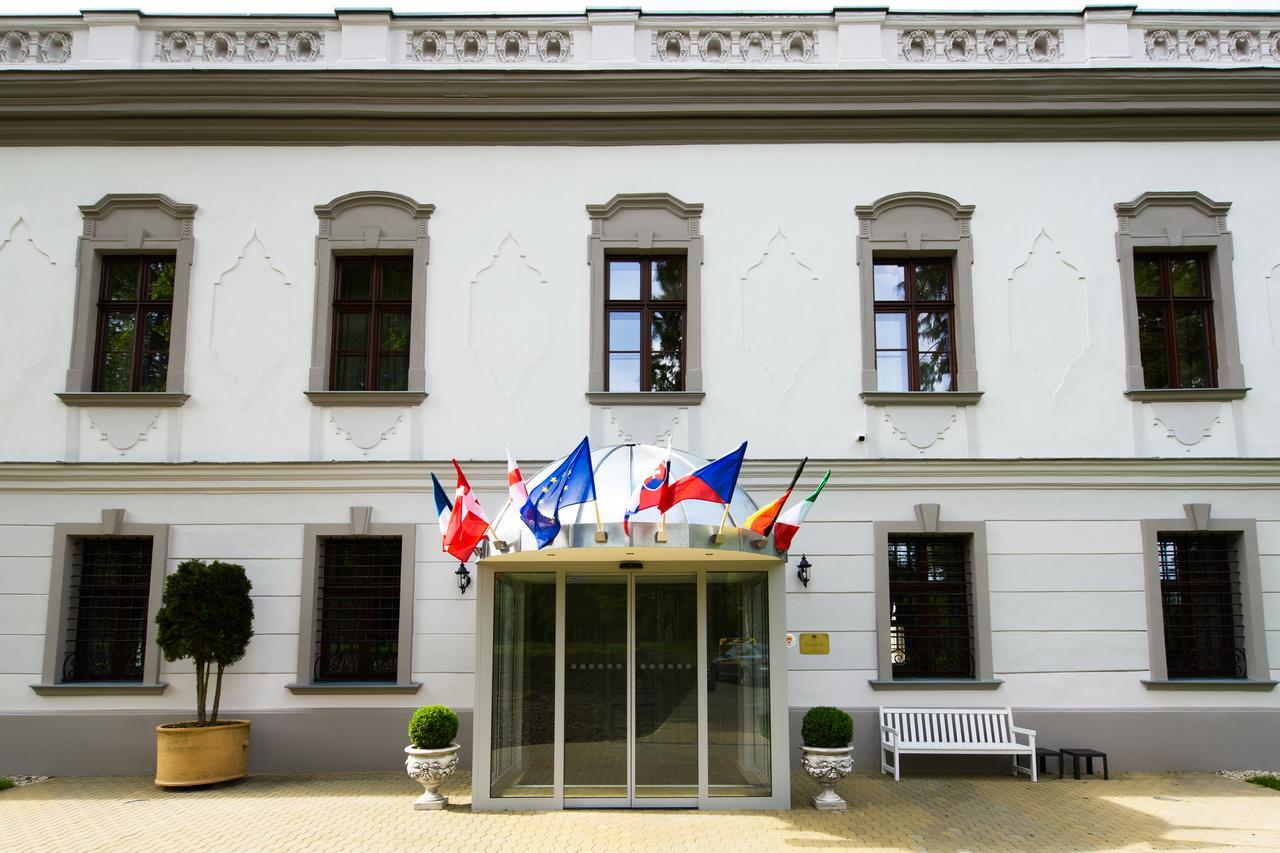 Považská Bystrica Hotel Gino Park Palace מראה חיצוני תמונה