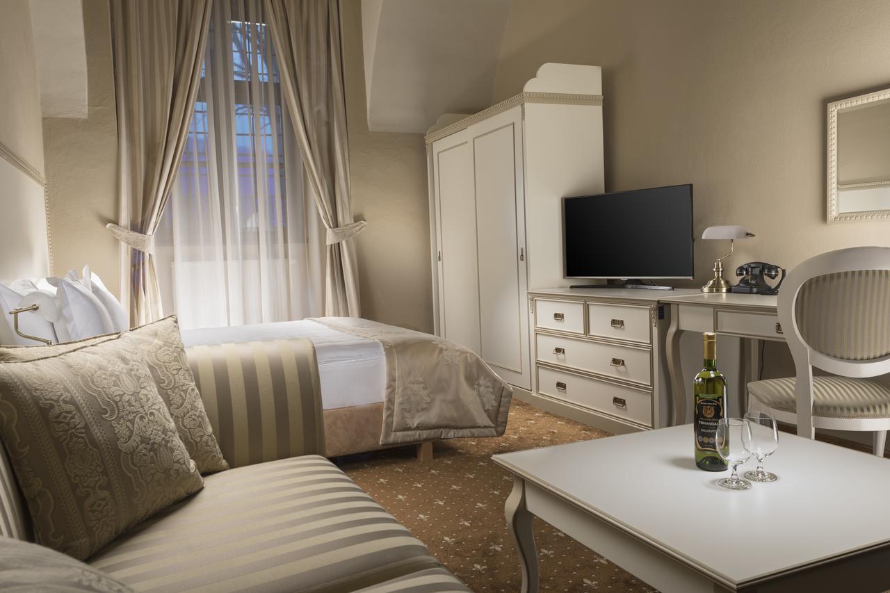 Považská Bystrica Hotel Gino Park Palace מראה חיצוני תמונה